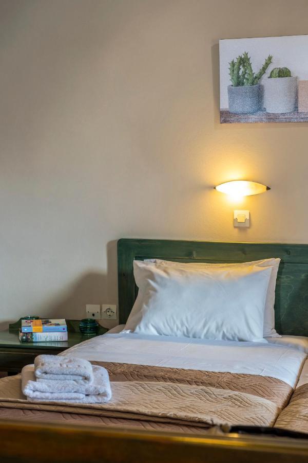 Theos Village Apartments 카토다라초 외부 사진