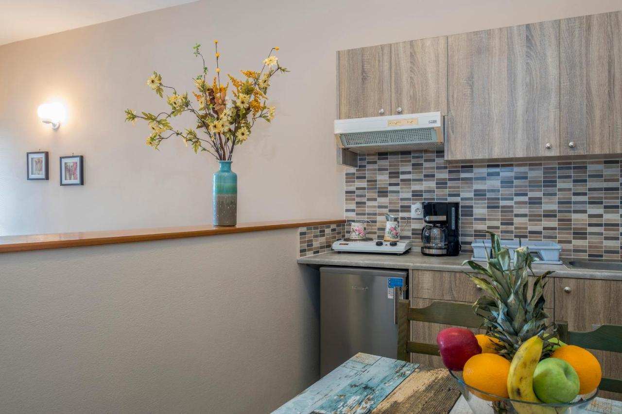 Theos Village Apartments 카토다라초 외부 사진