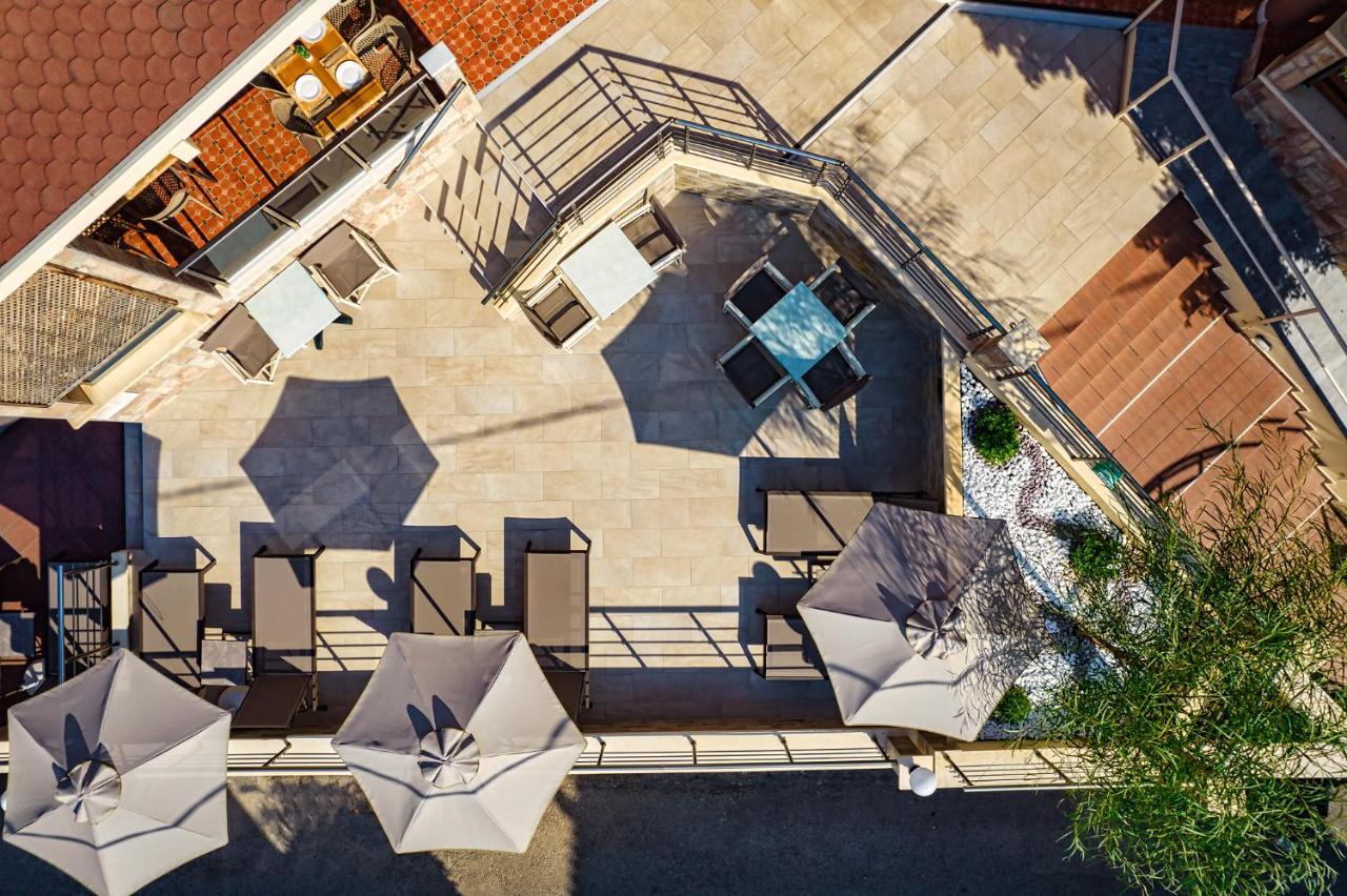 Theos Village Apartments 카토다라초 외부 사진