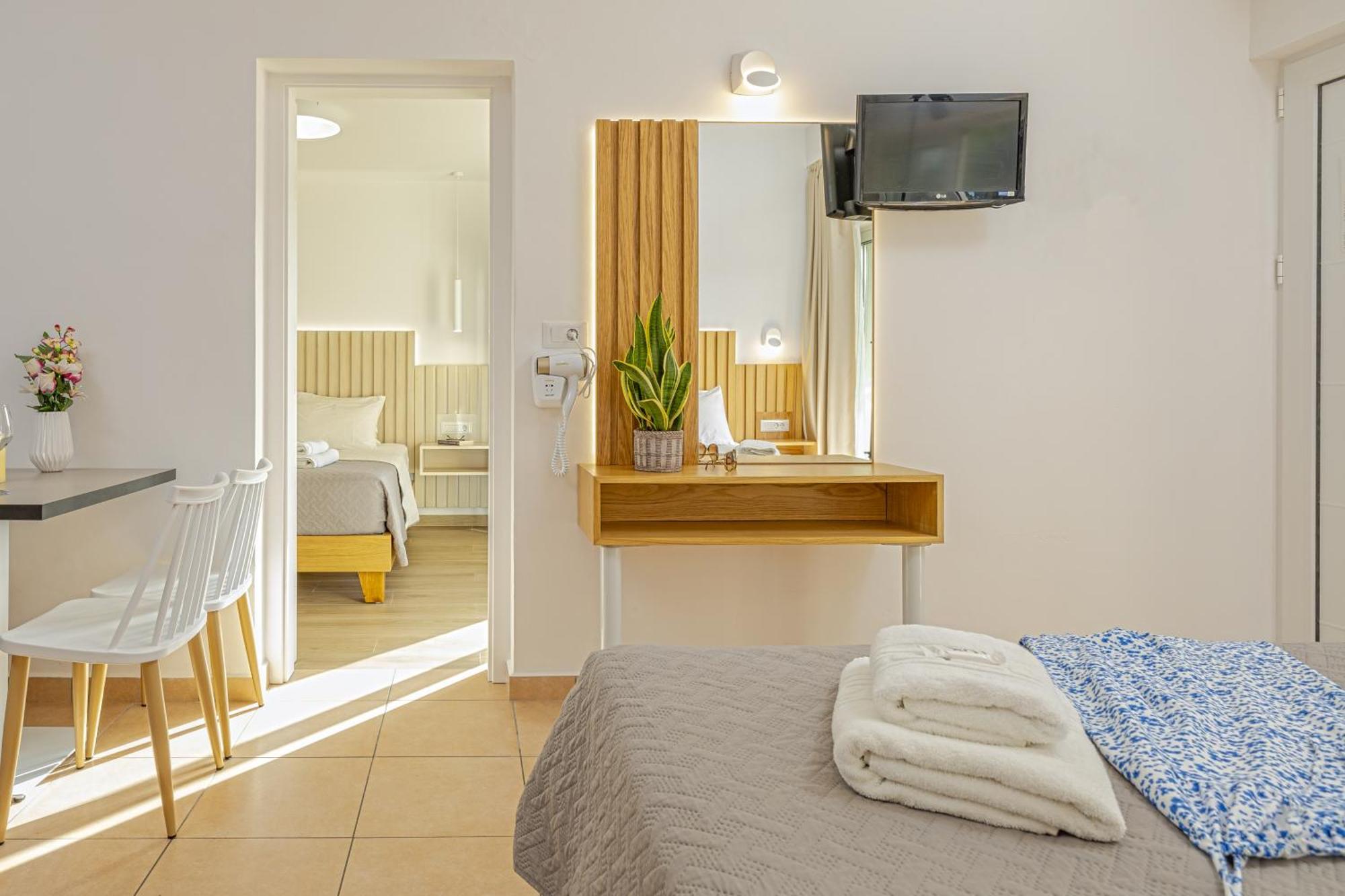 Theos Village Apartments 카토다라초 외부 사진