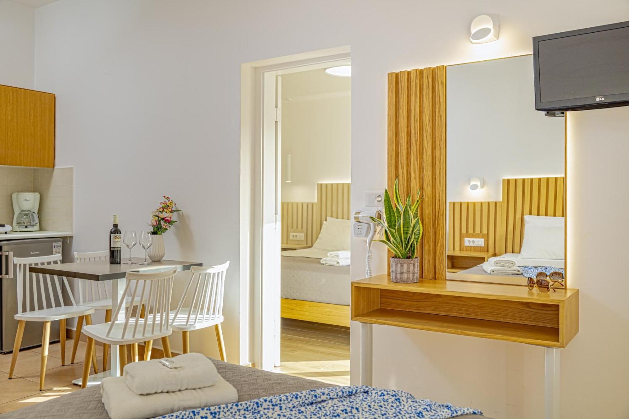 Theos Village Apartments 카토다라초 외부 사진